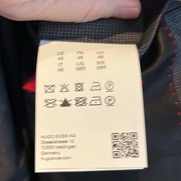 Hugo Boss grey houndstooth suit - Picture 3 of 3